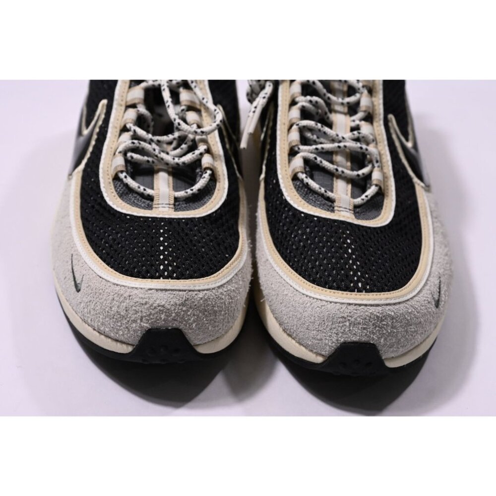 Nike x Undefeated Phantom Sneakers Style HV4847-001 in Black - Picture 4 of 10